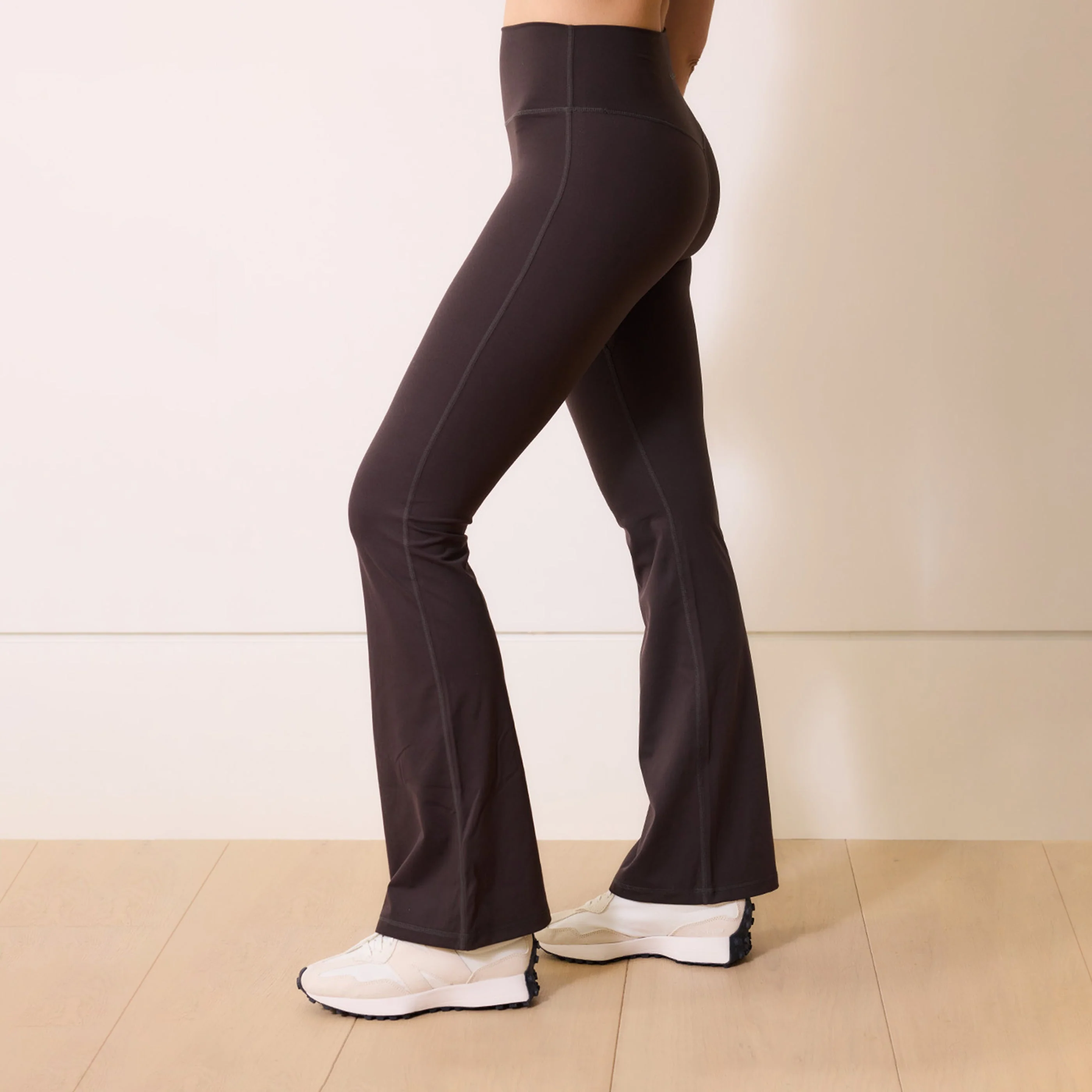 24/7 Revitalise Flare Leggings - Black Coffee - Image 2