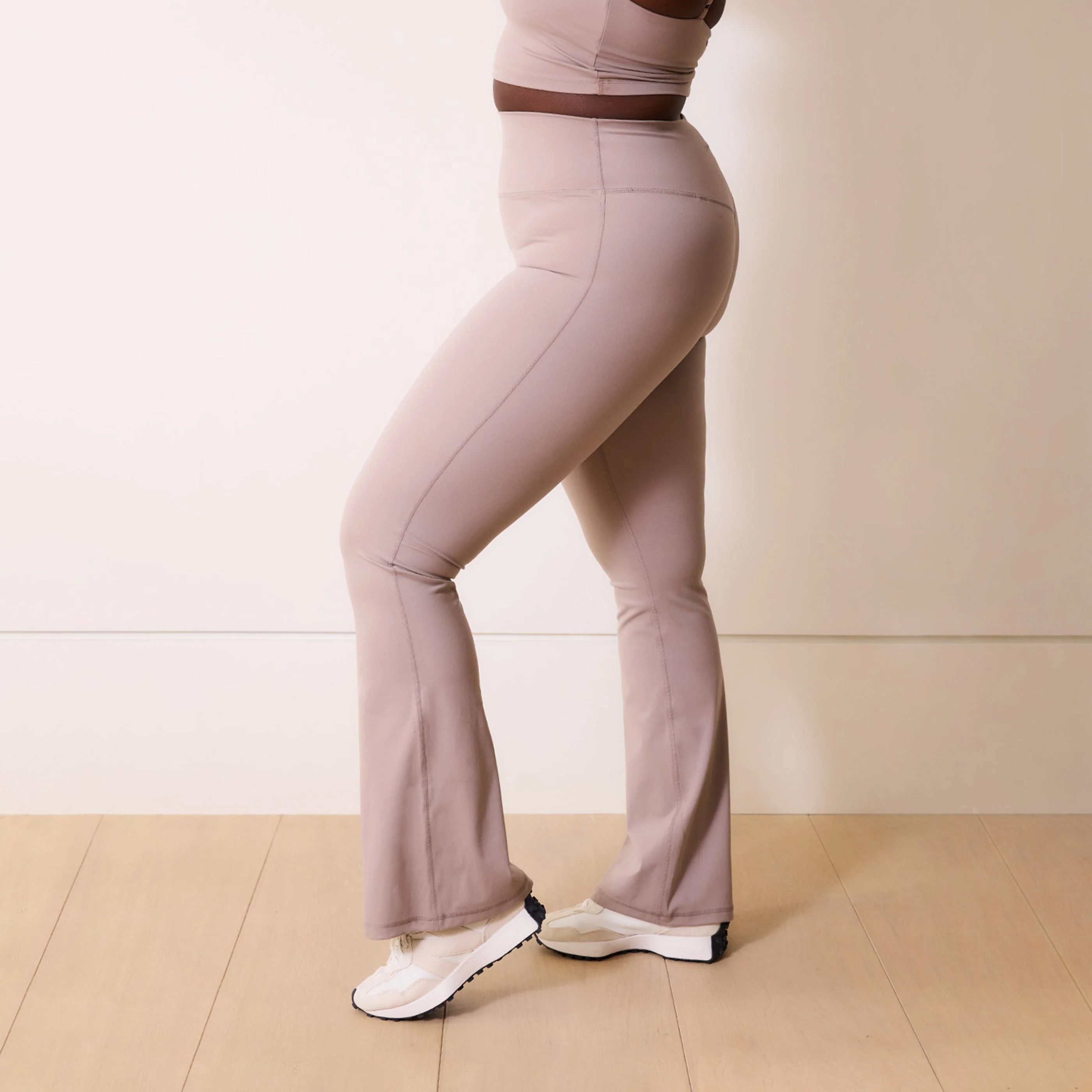 24/7 Revitalise Flare Leggings - Clay - Image 6