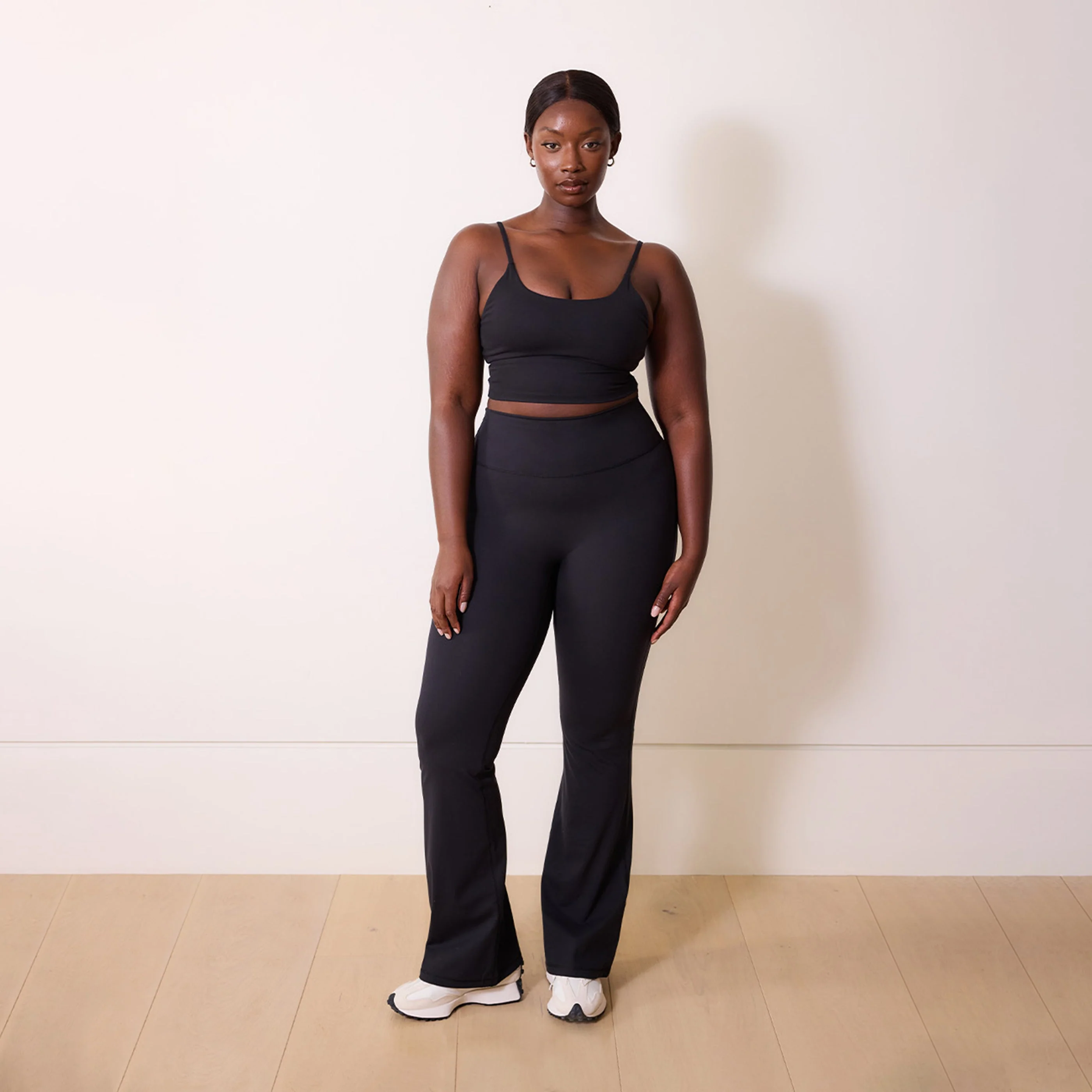 24/7 Revitalise Flare Leggings - Midnight Black - Image 2