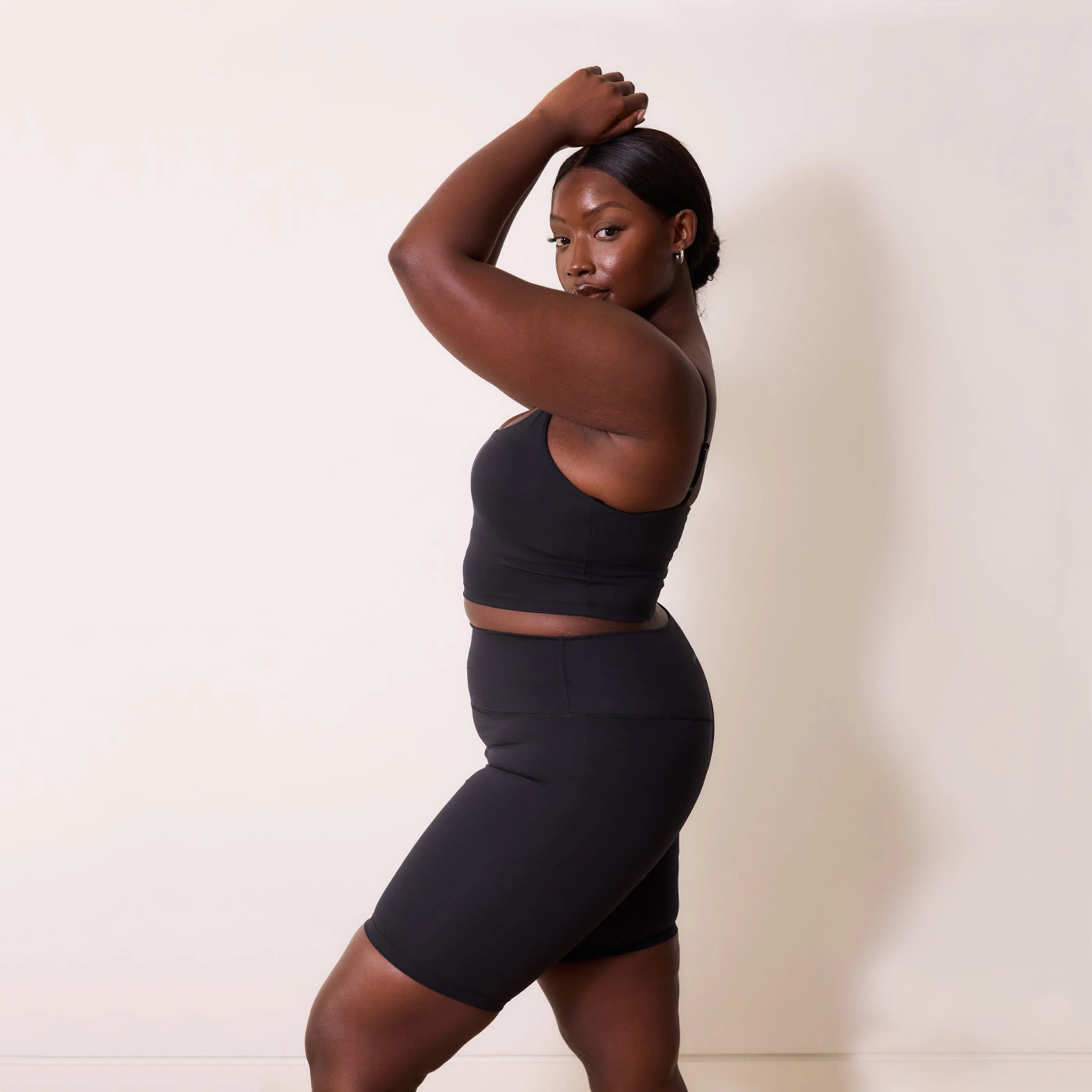 Curve 24/7 Revitalise Cycling Shorts - Midnight Black - Image 6