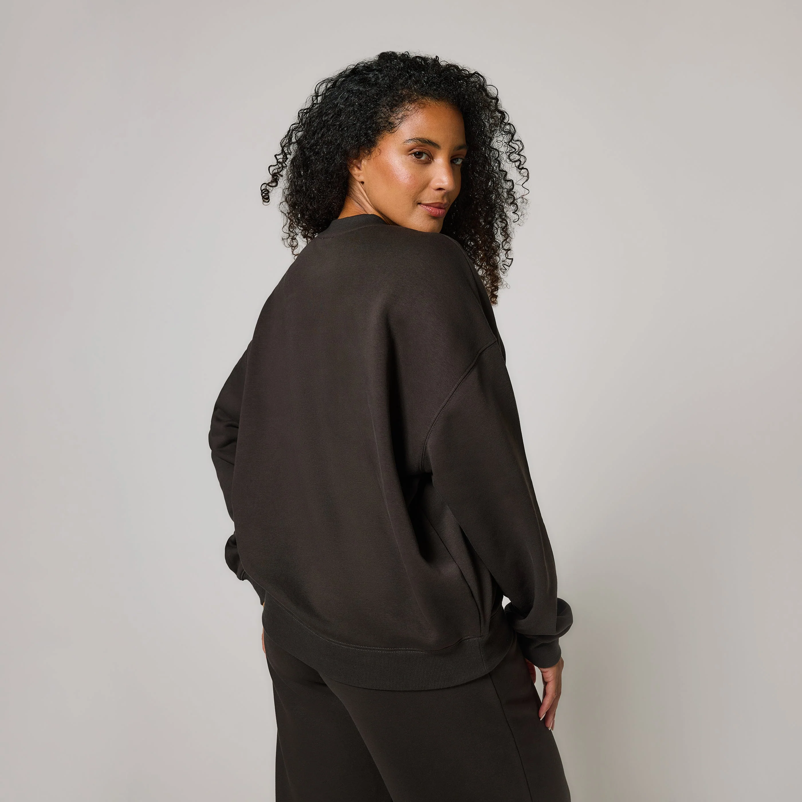 Curve Organic Oversized Sweatshirt Style 3 - Black Coffee - Image 3