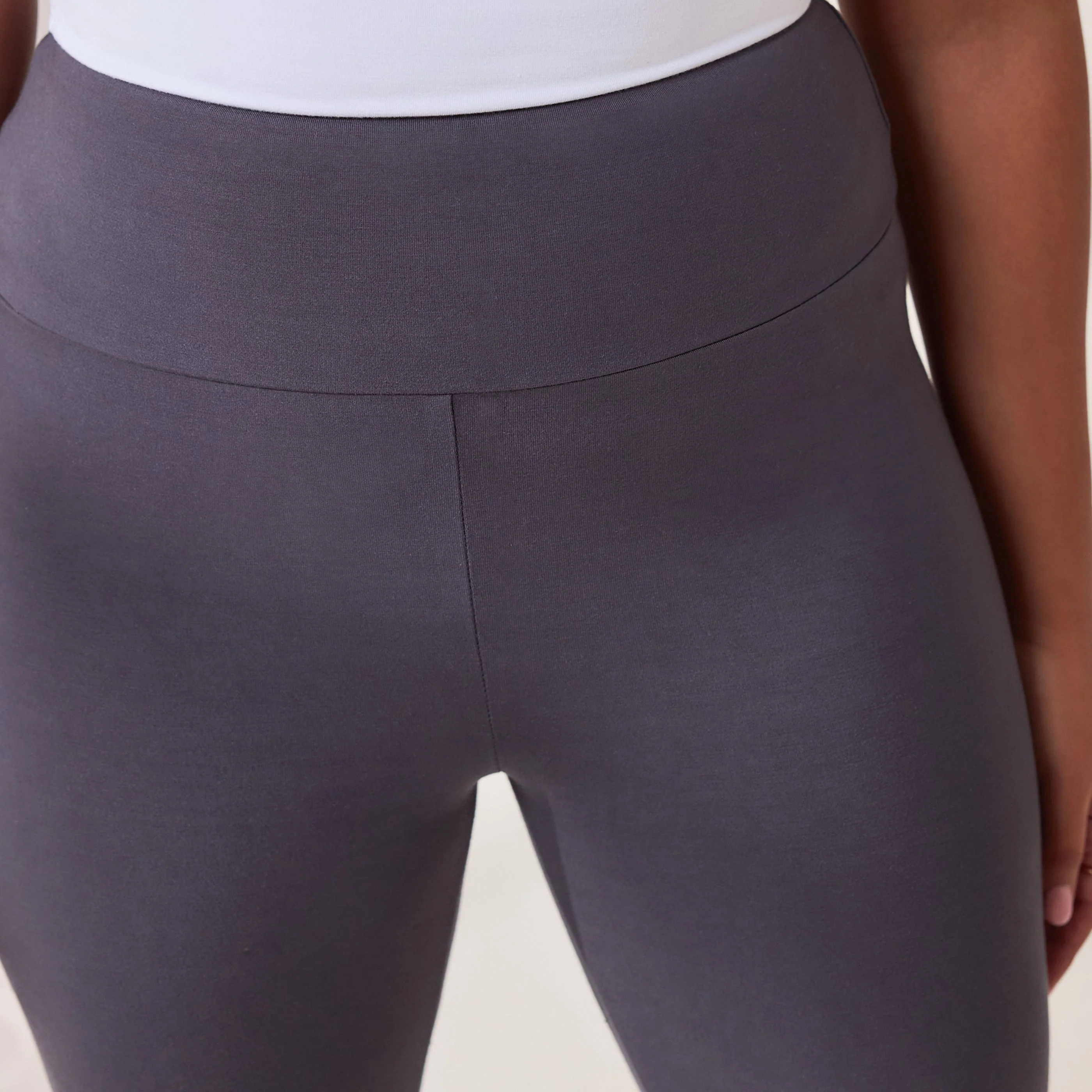 Curve Lightweight Everyday High Waisted Leggings - Odyssey Grey - Image 4