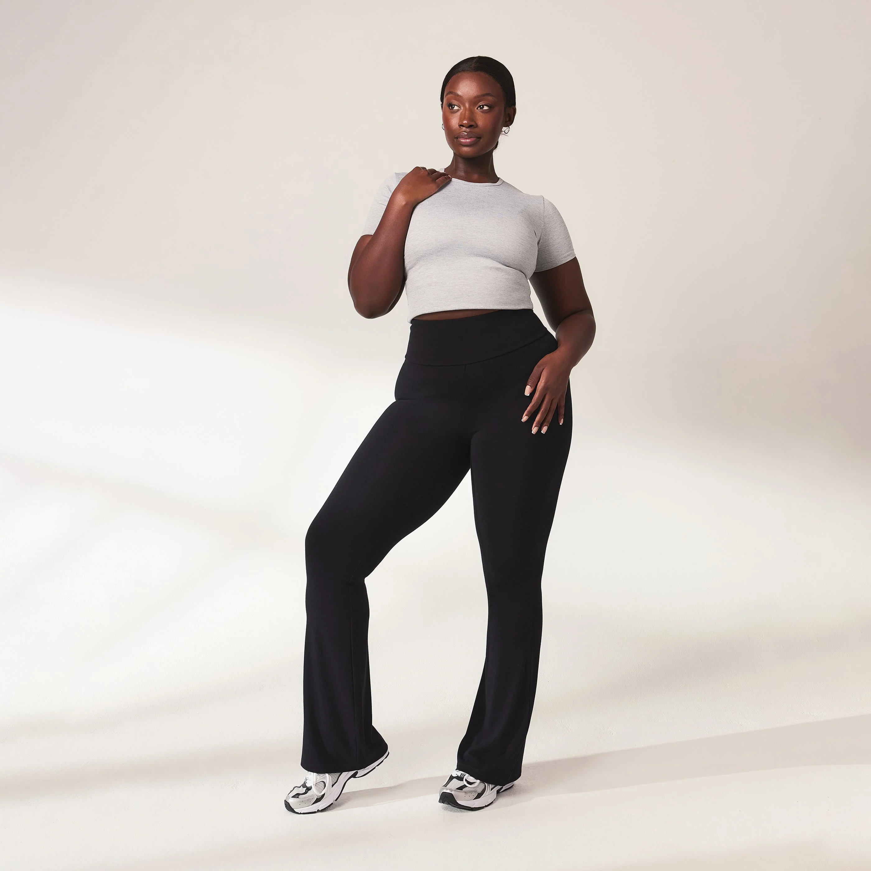 Curve lightweight Flare Leggings - Black - Image 6