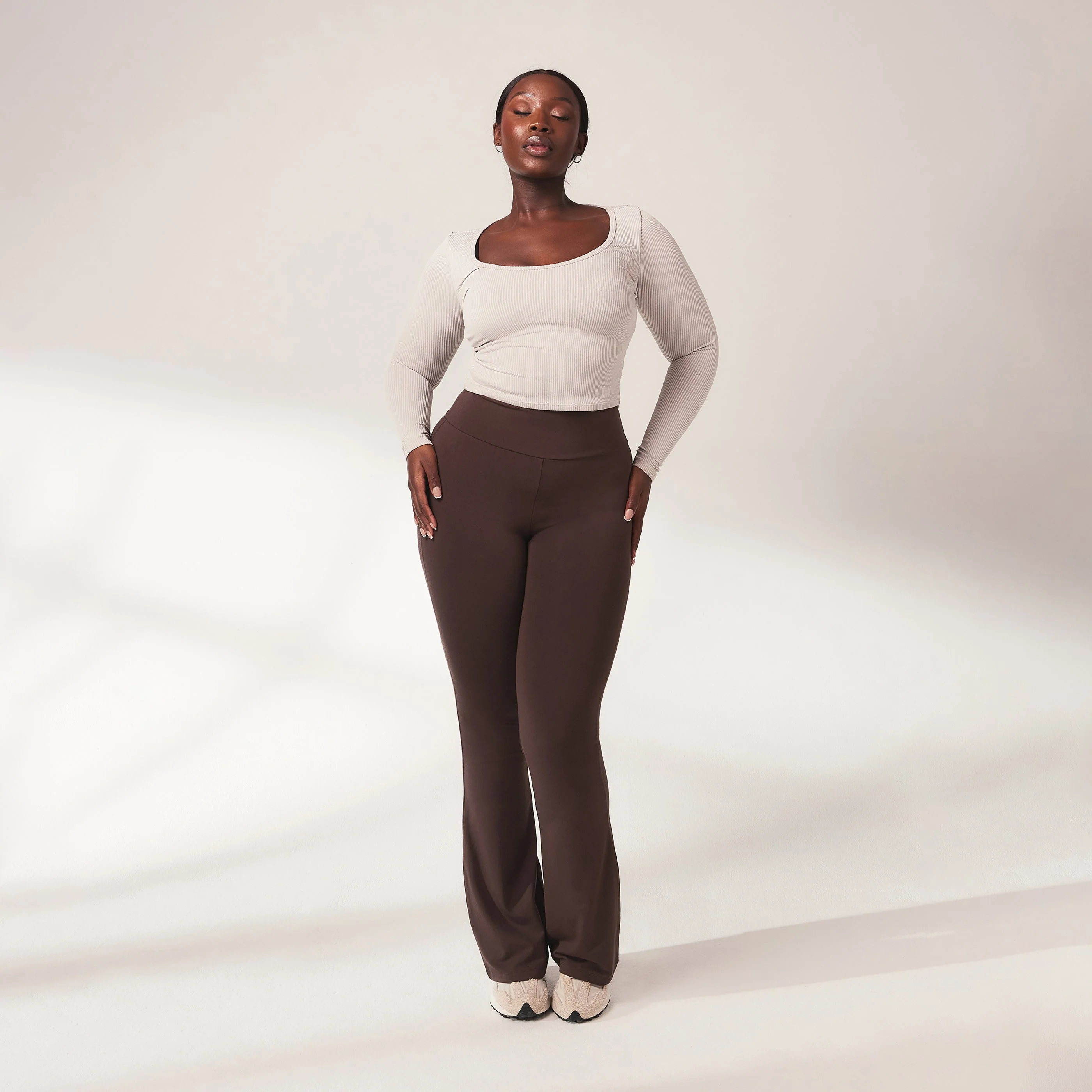 Curve lightweight Flare Leggings - Espresso Brown - Image 2