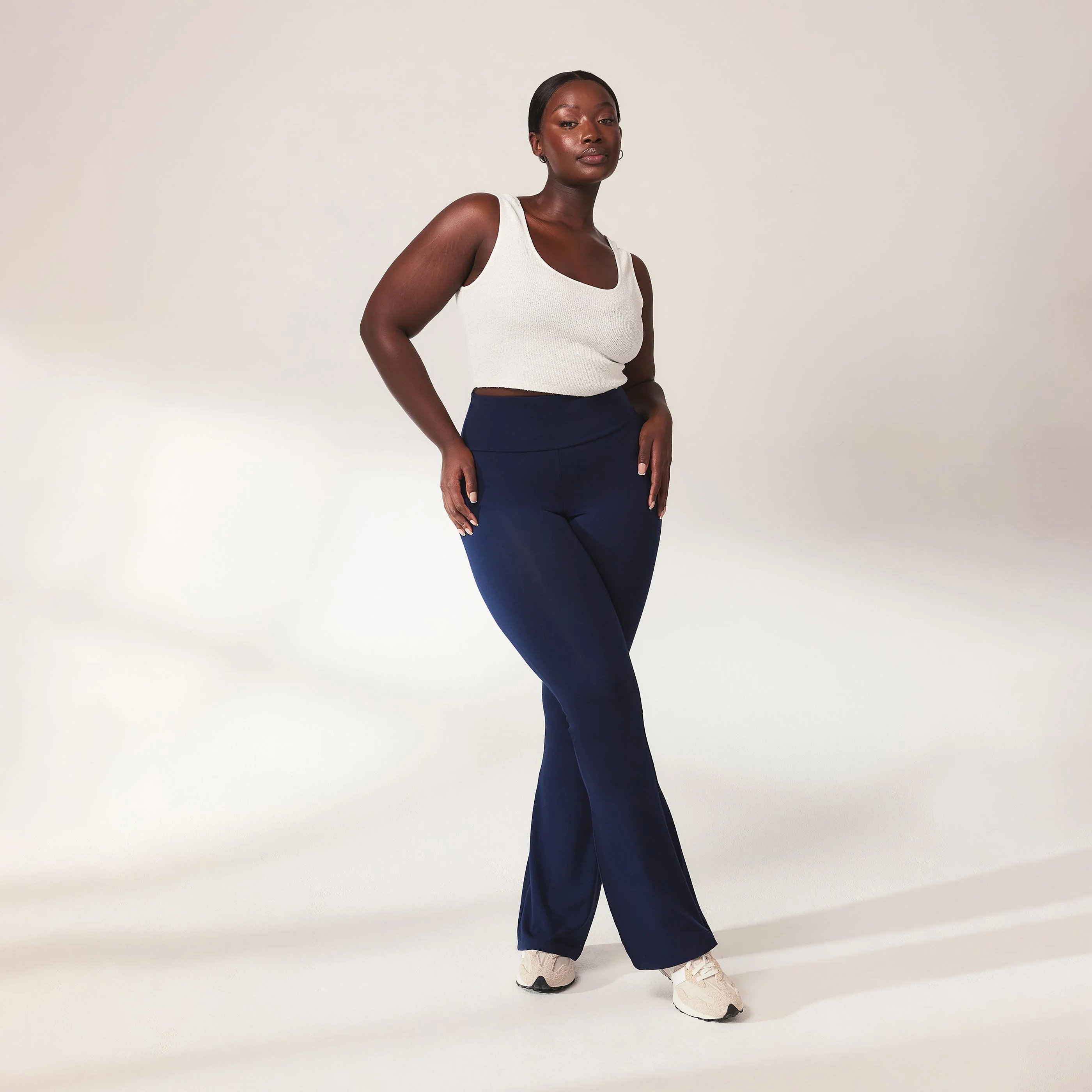 Curve lightweight Flare Leggings - Navy - Image 2