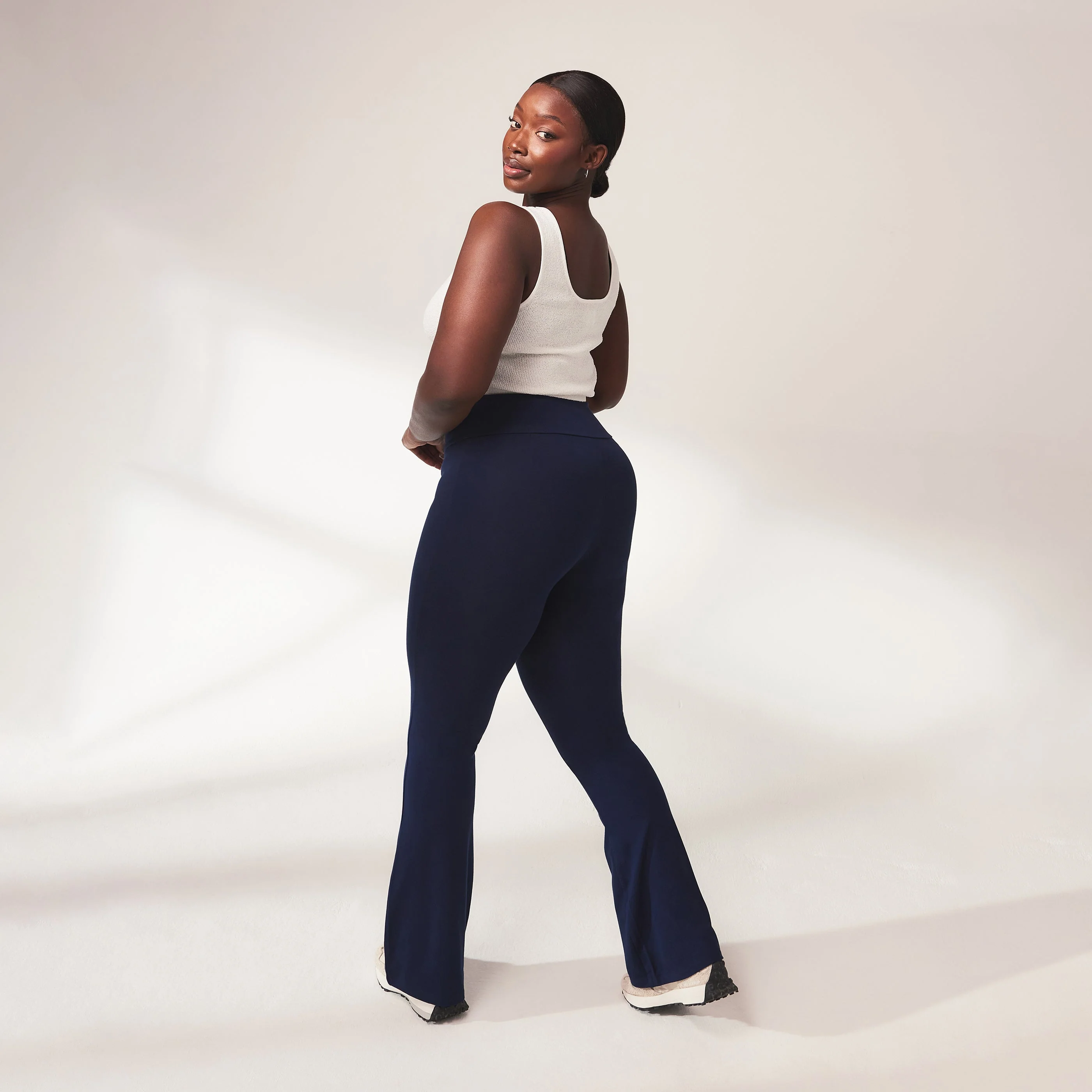 Curve lightweight Flare Leggings - Navy - Image 3