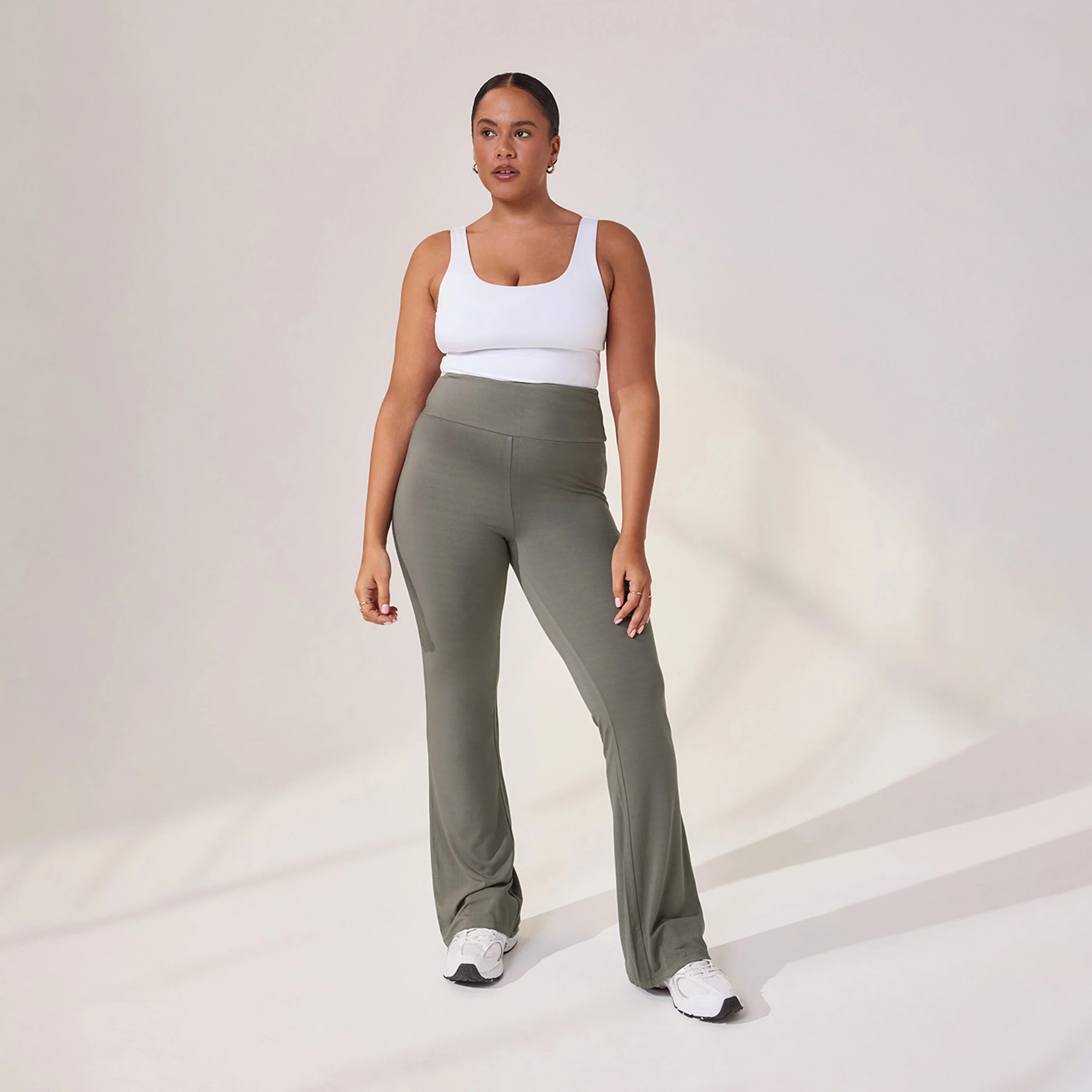 Curve Lightweight Flare Leggings - Slate Green - Image 2