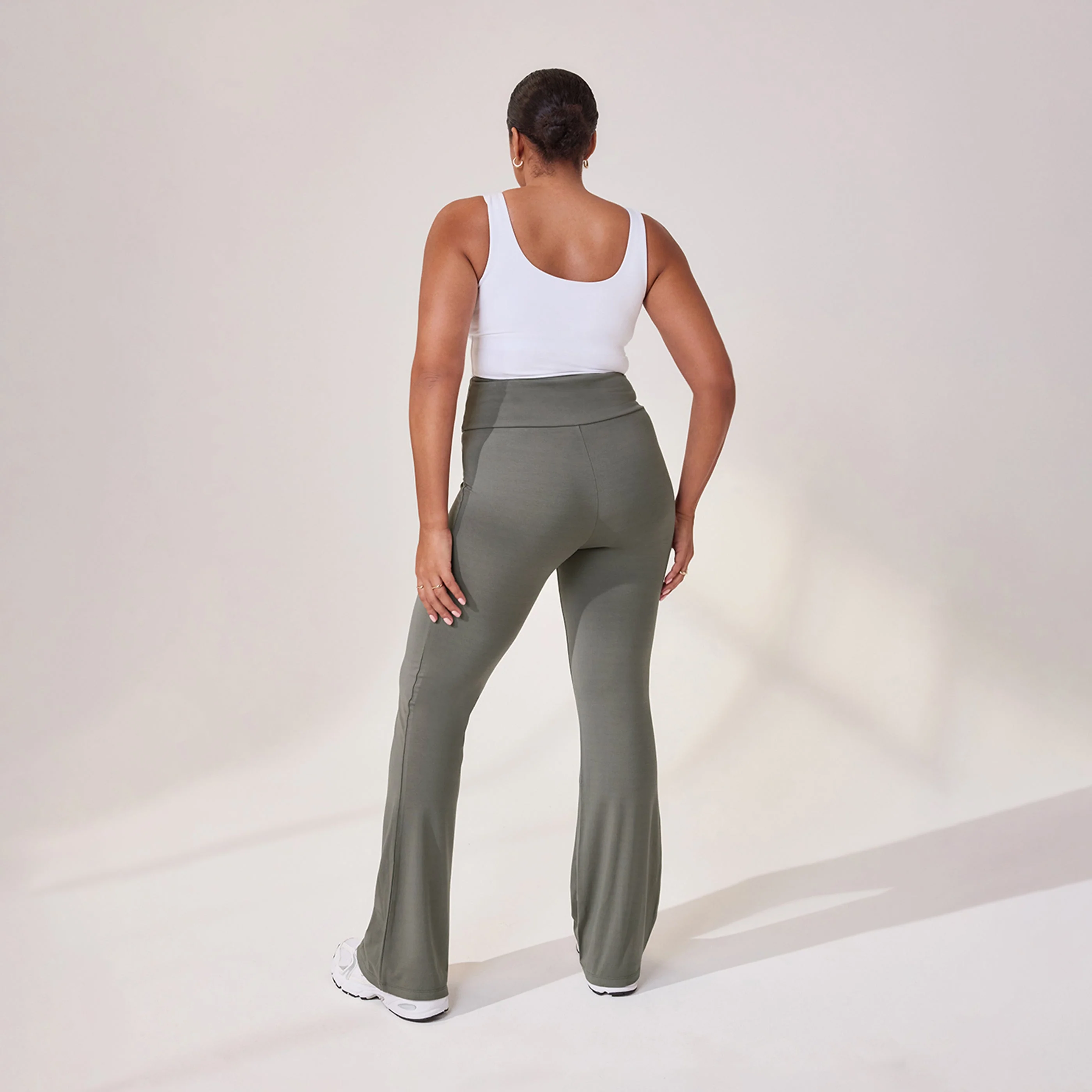 Curve Lightweight Flare Leggings - Slate Green - Image 3
