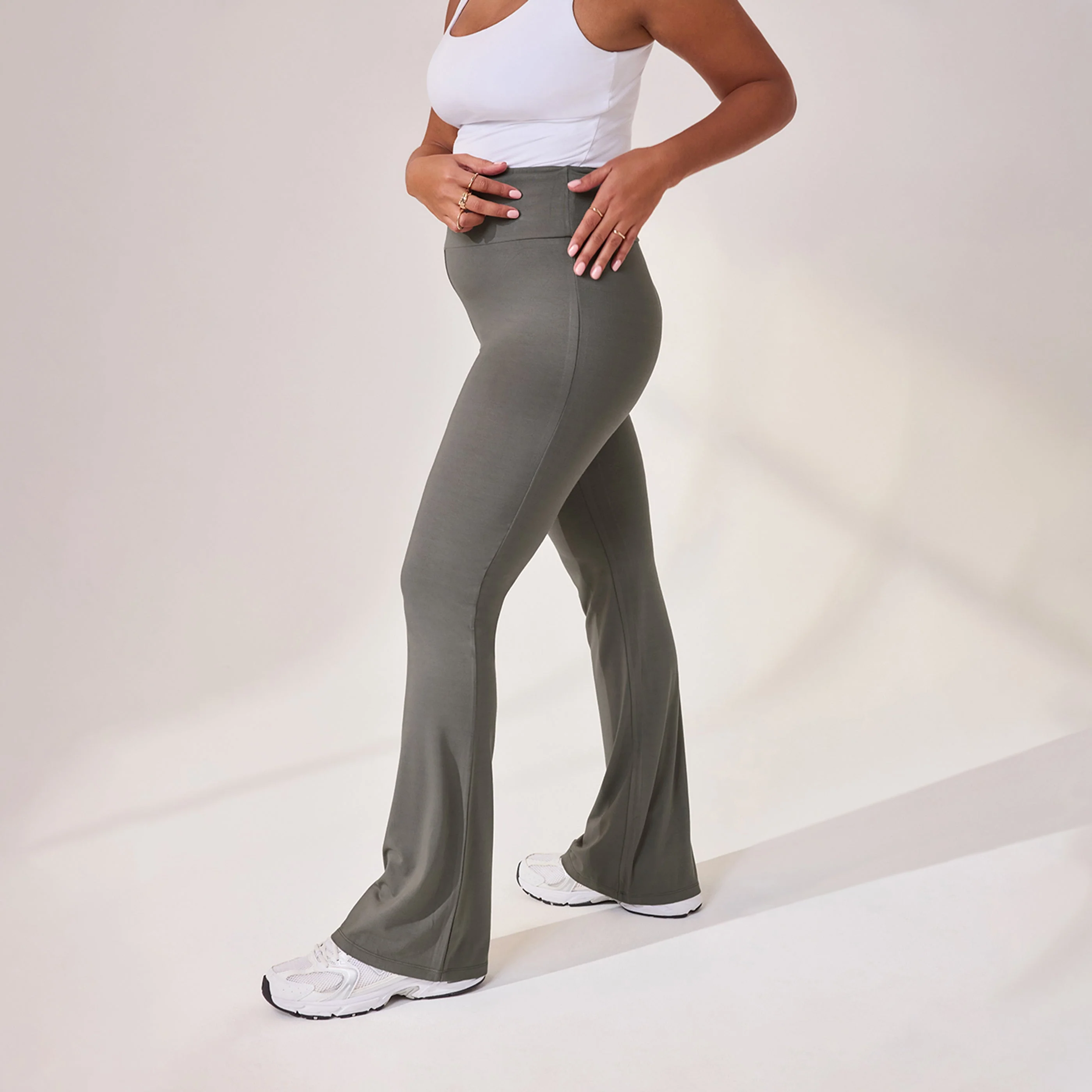 Curve Lightweight Flare Leggings - Slate Green - Image 6