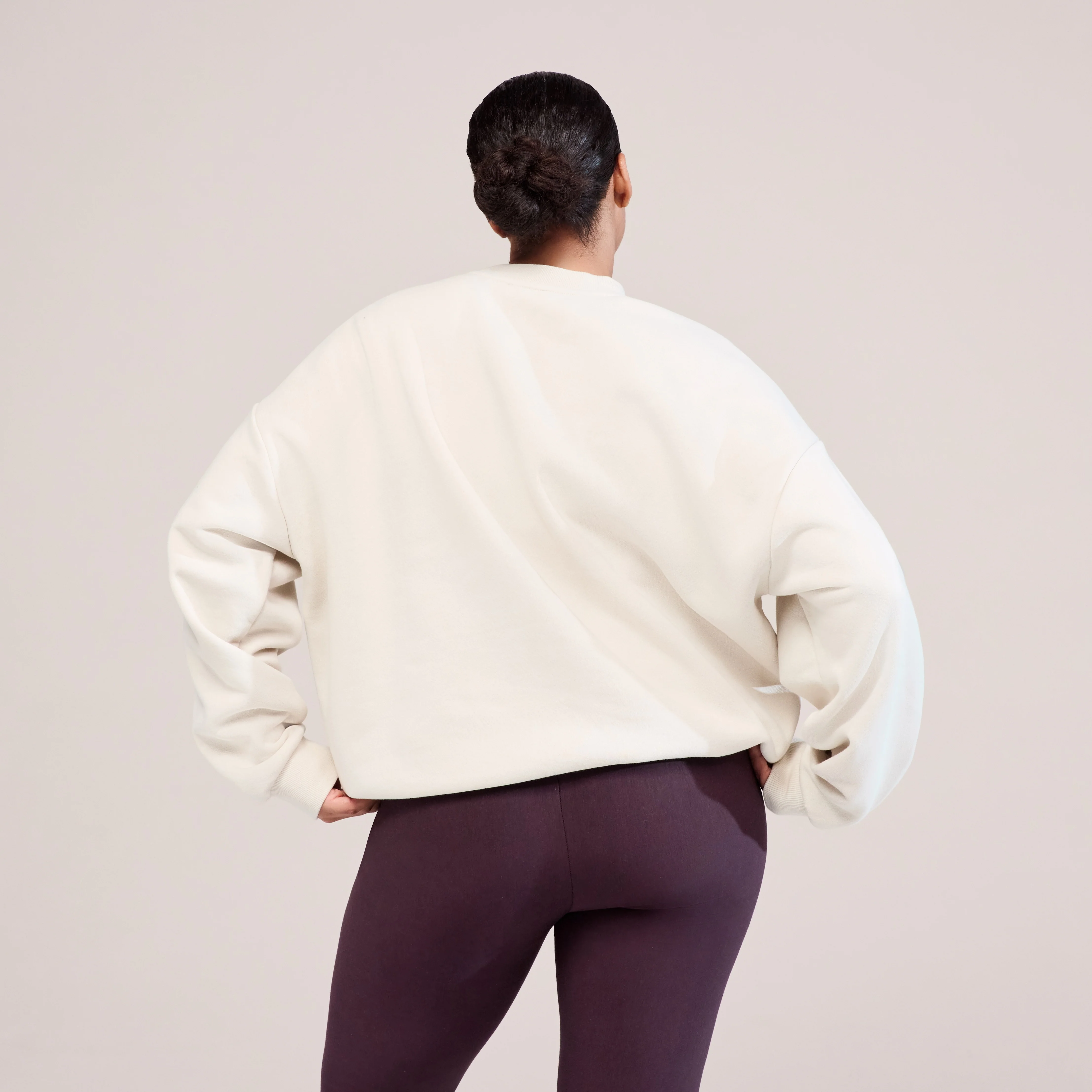 Curve Organic Oversized Sweatshirt Lovall Script - Ecru - Image 4