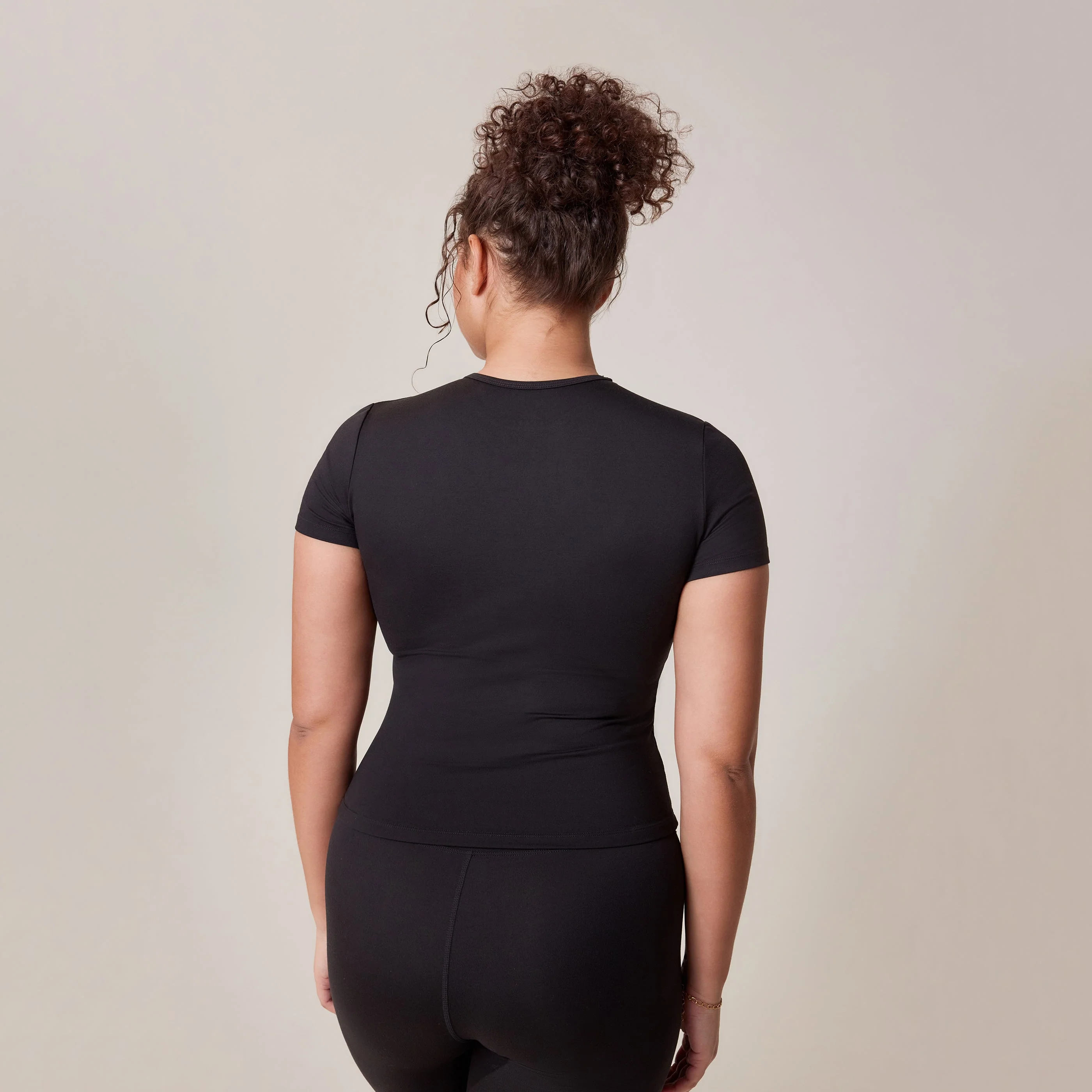 Curve Ultimate Everyday T-shirt - Black - Image 5