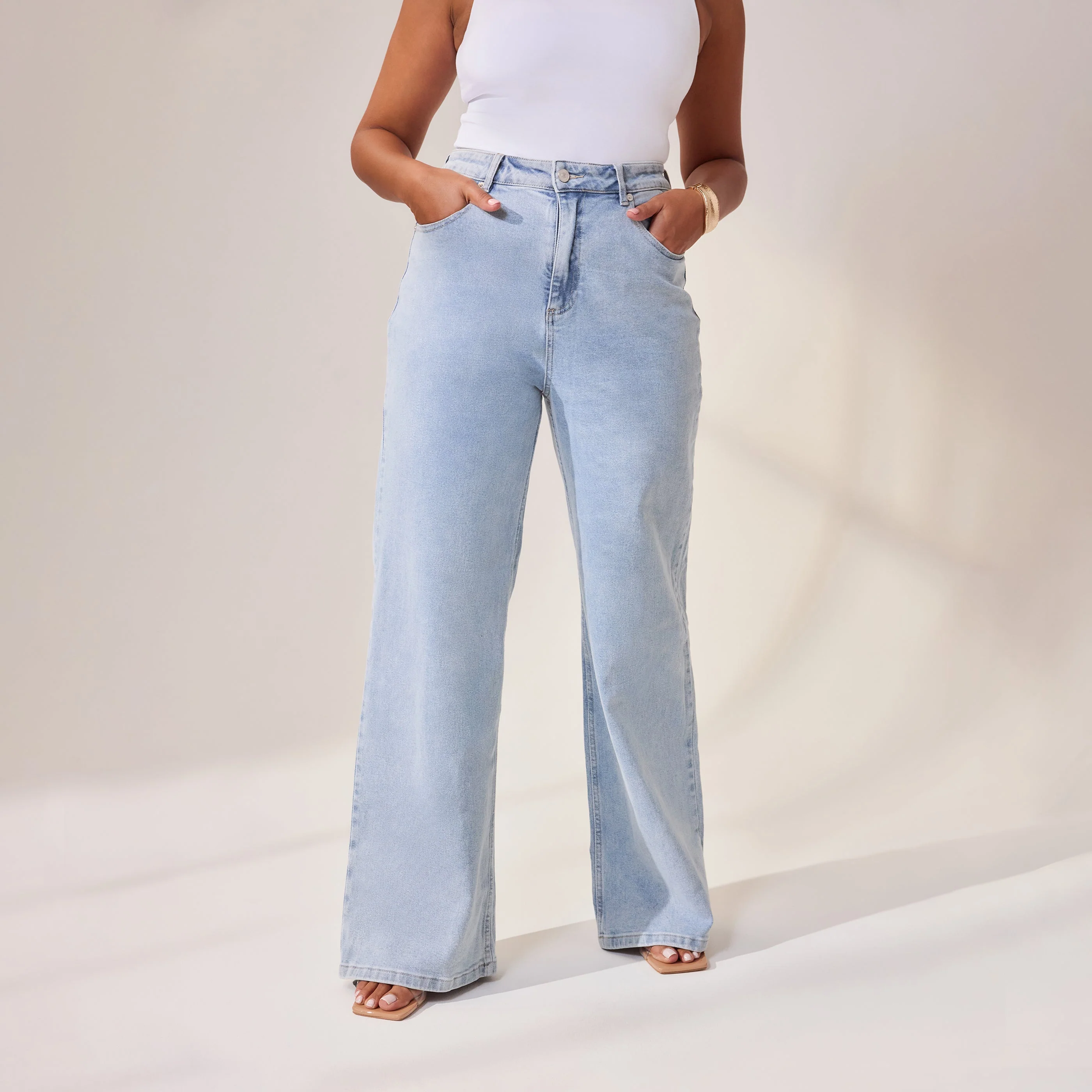 Curve Wide Leg Jeans - Light Bleach - Image 3
