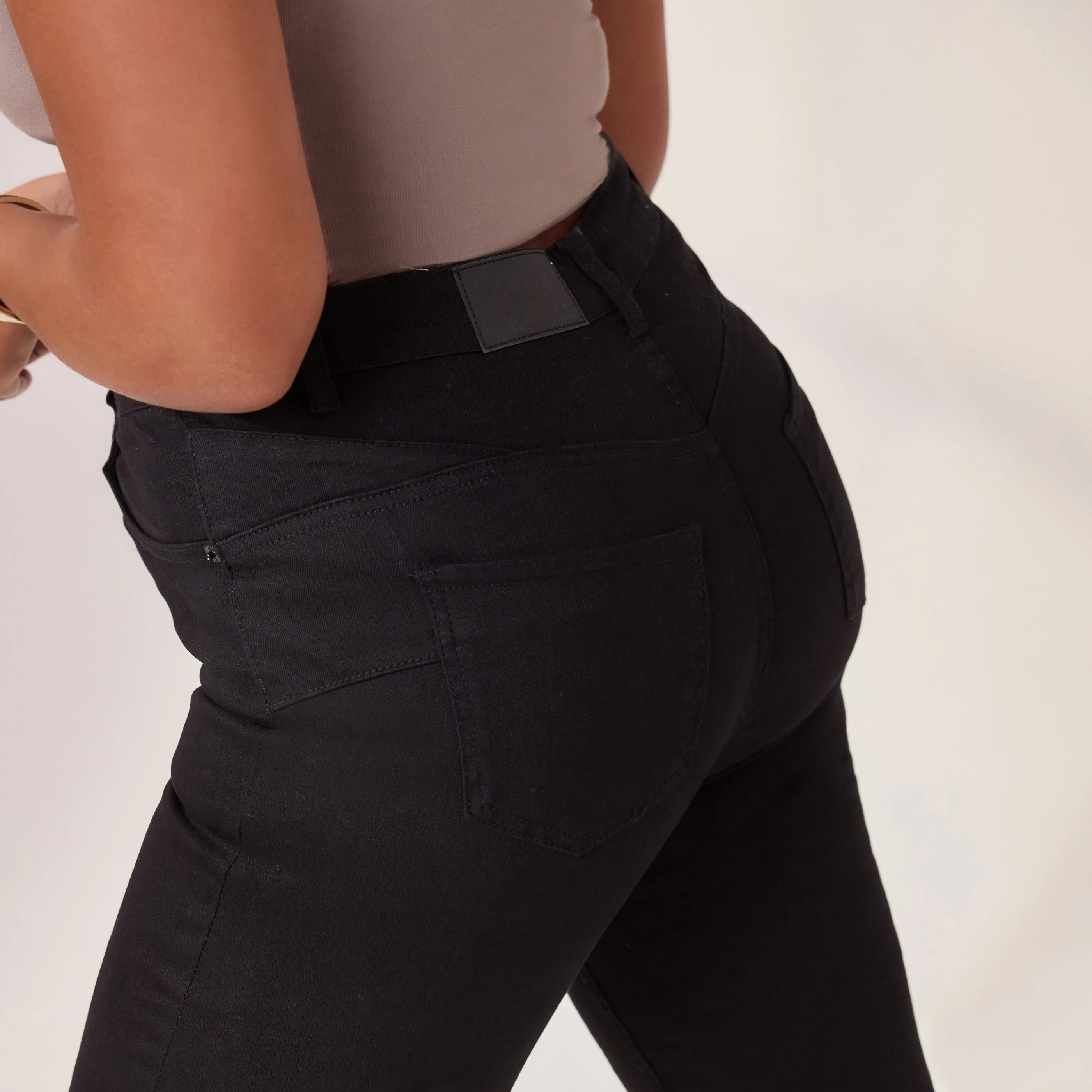 Lift & Shape Jeans - Black - Image 6