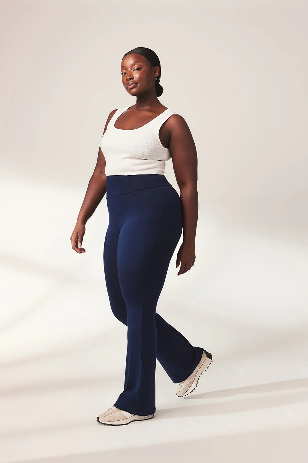 Lightweight Flare Leggings - Navy - Image 8