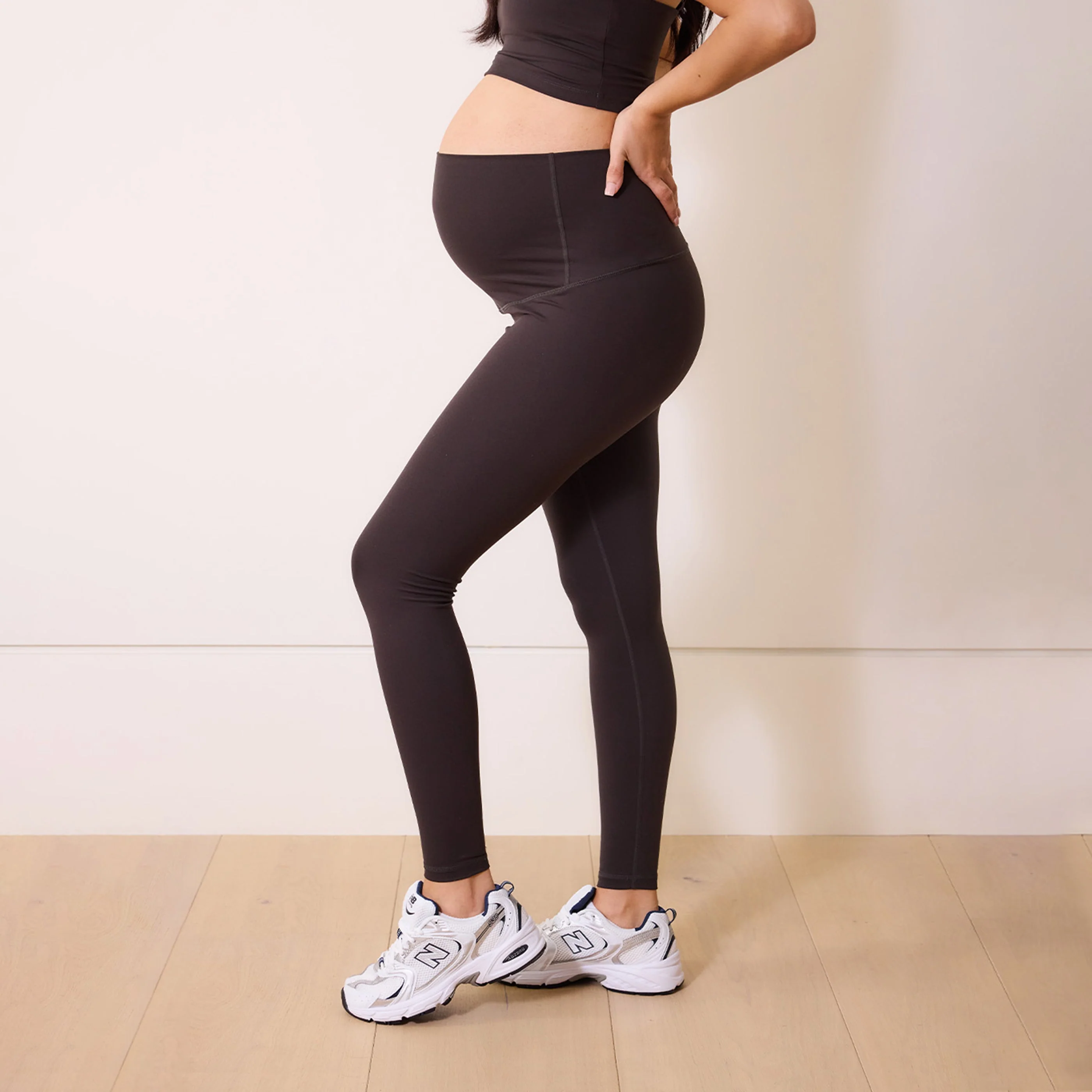 Maternity 24/7 Revitalise Leggings - Black Coffee - Image 5
