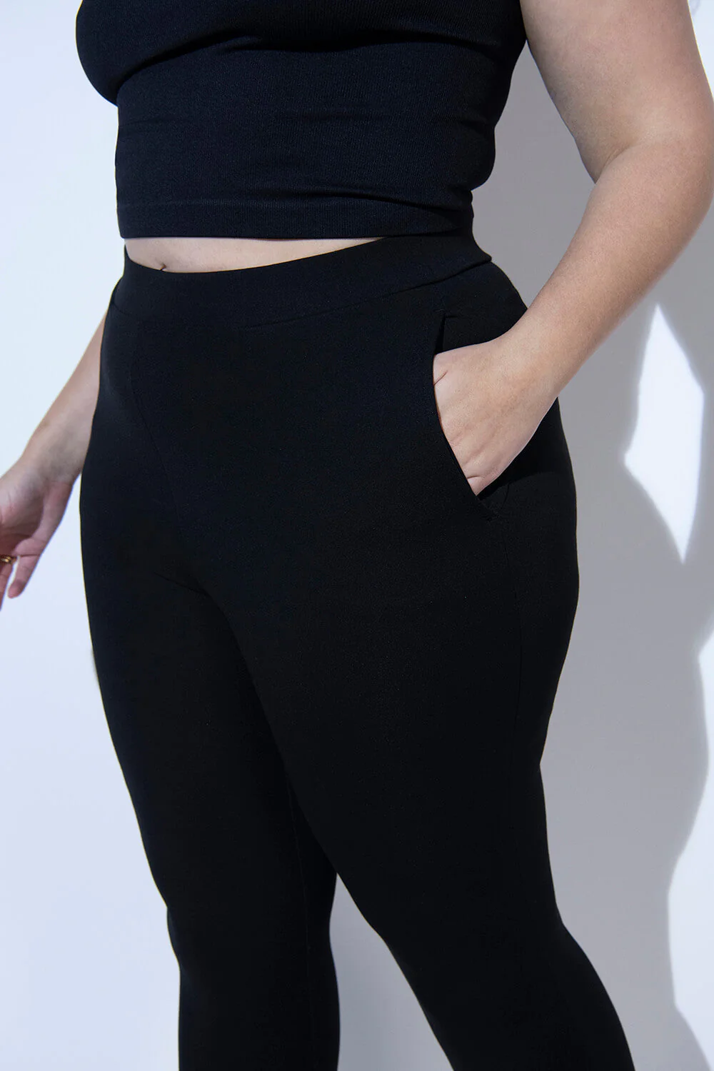 Curve Crop Stretch Trousers - Black - Image 4