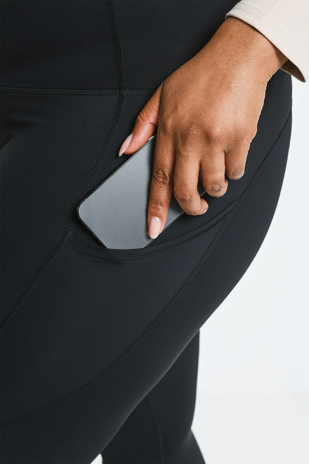 Curve Energise Cropped Sports Leggings - Midnight Black - Image 4