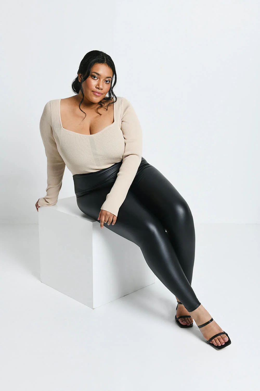 Curve Leather Look High Waisted Leggings - Black - Image 5