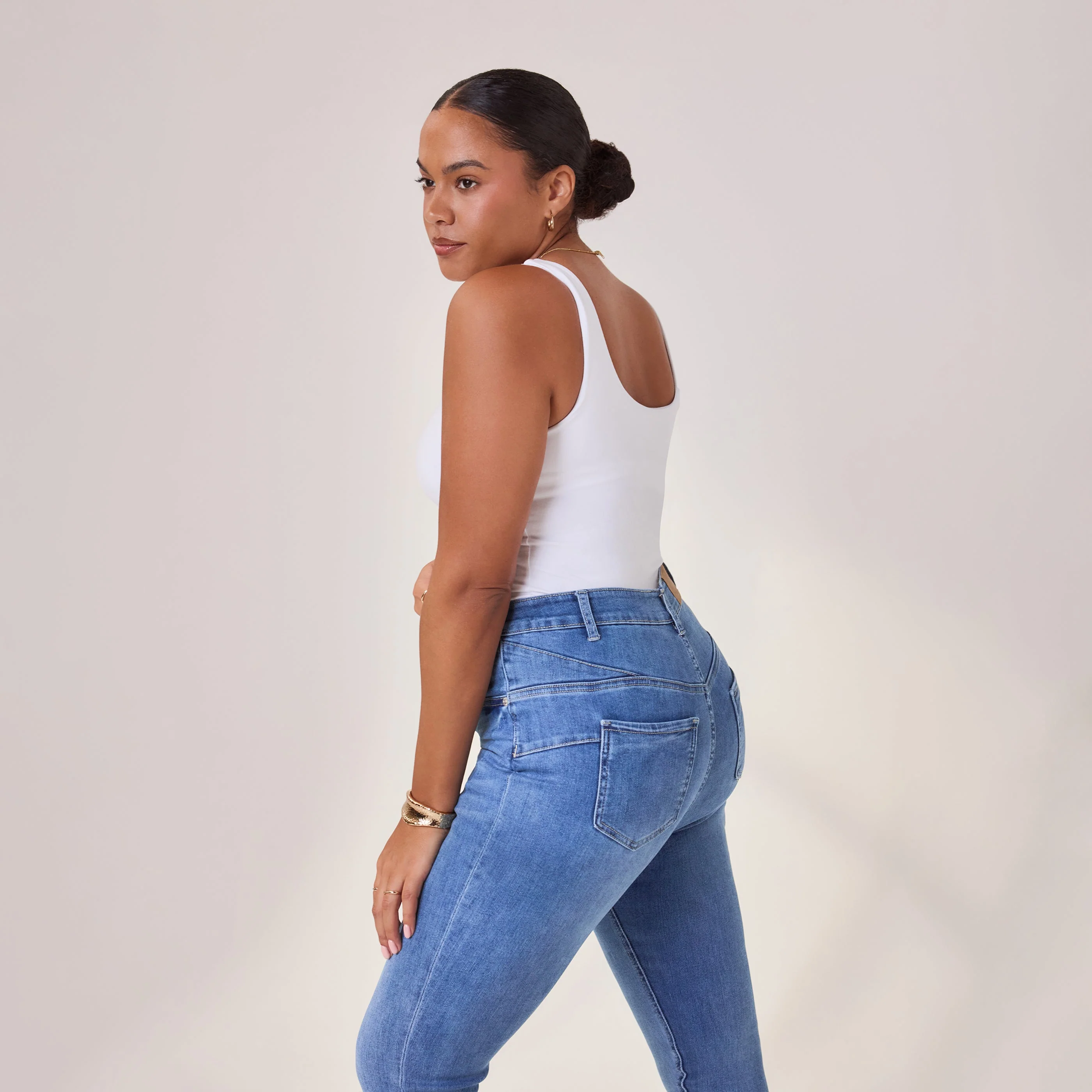 Curve Lift & Shape Jeans - Mid Blue - Image 5