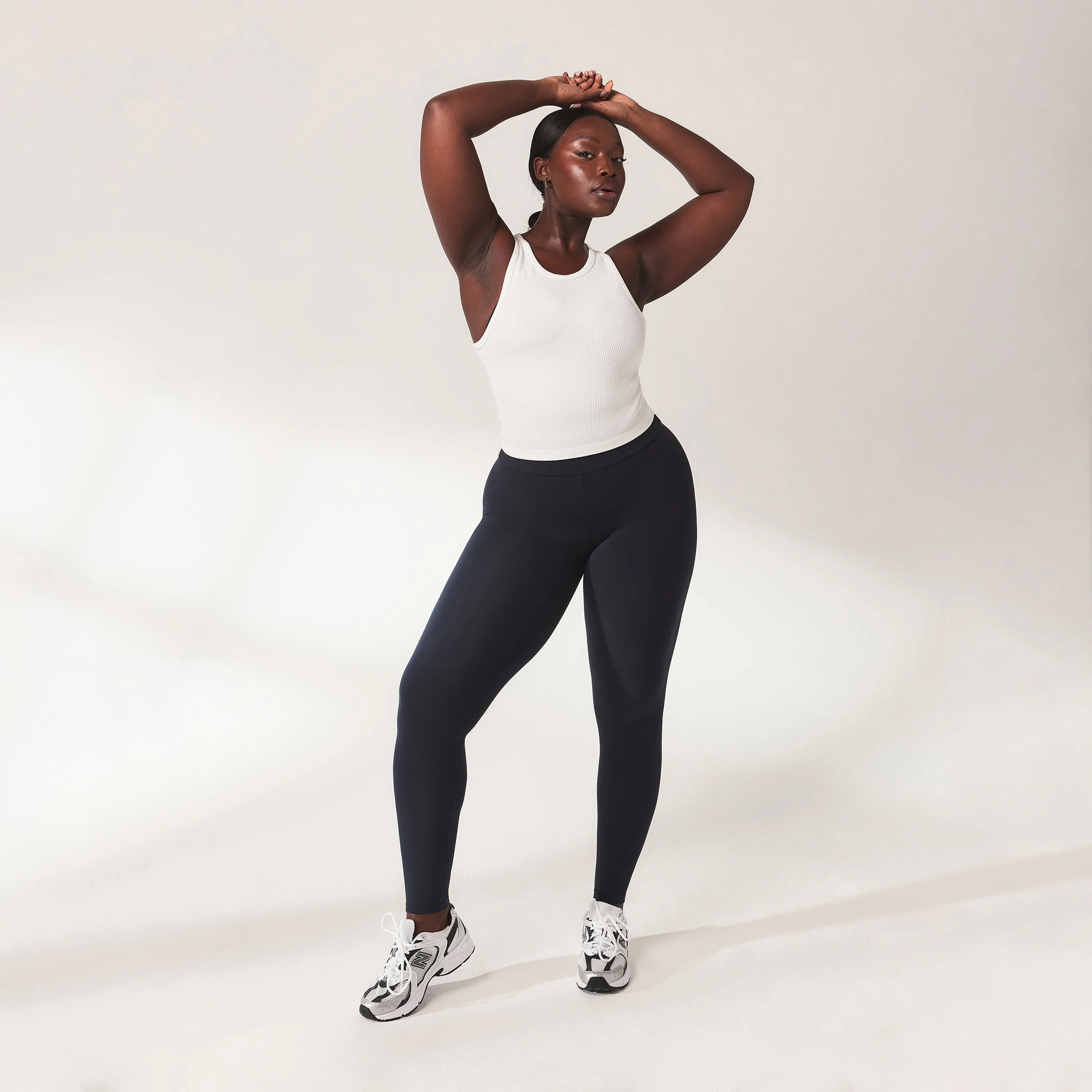 Curve Lightweight Everyday High Waisted Leggings - Vintage Navy - Image 2