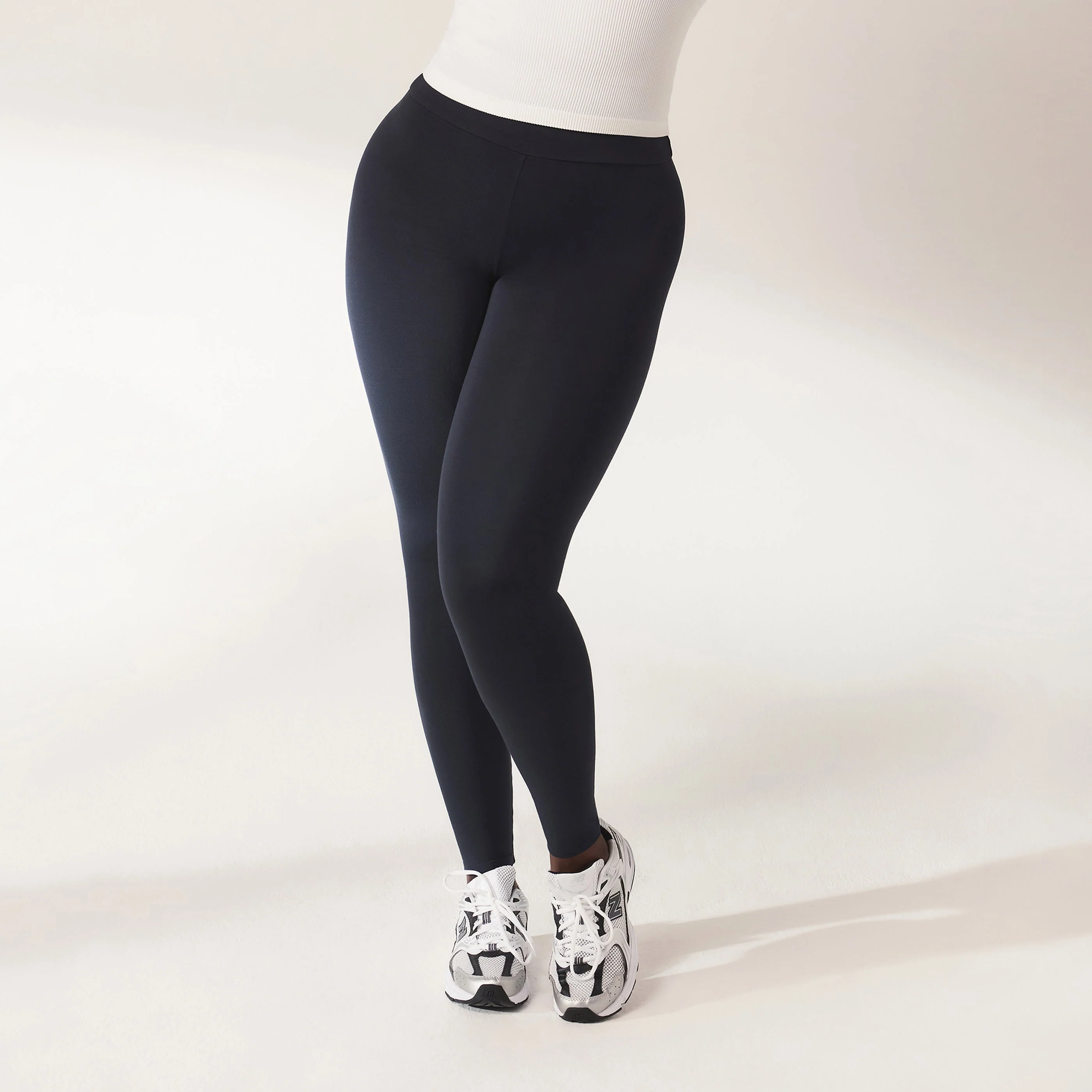 Curve Lightweight Everyday High Waisted Leggings - Vintage Navy - Image 4