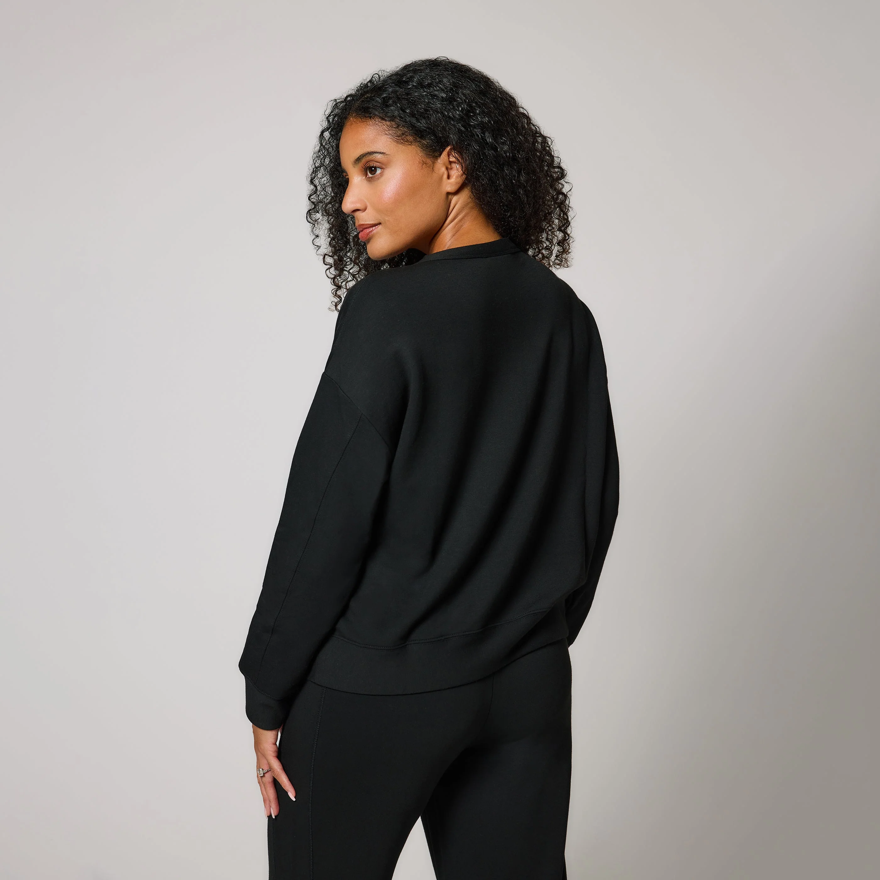 Curve Luxe Lounge Sweatshirt - Black - Image 3