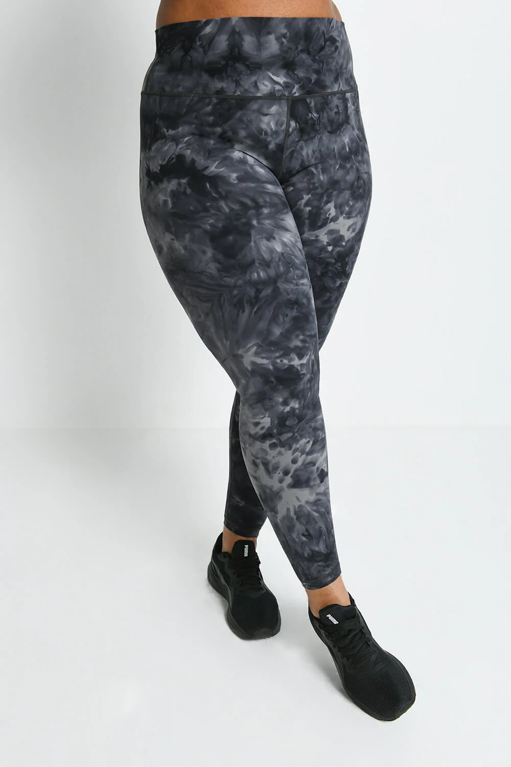 Curve Revitalise 7/8 High Waisted Leggings - Black Tie Dye - Image 2