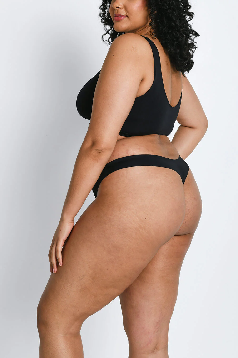 Curve Seamless Thongs 3 Pack - Image 2