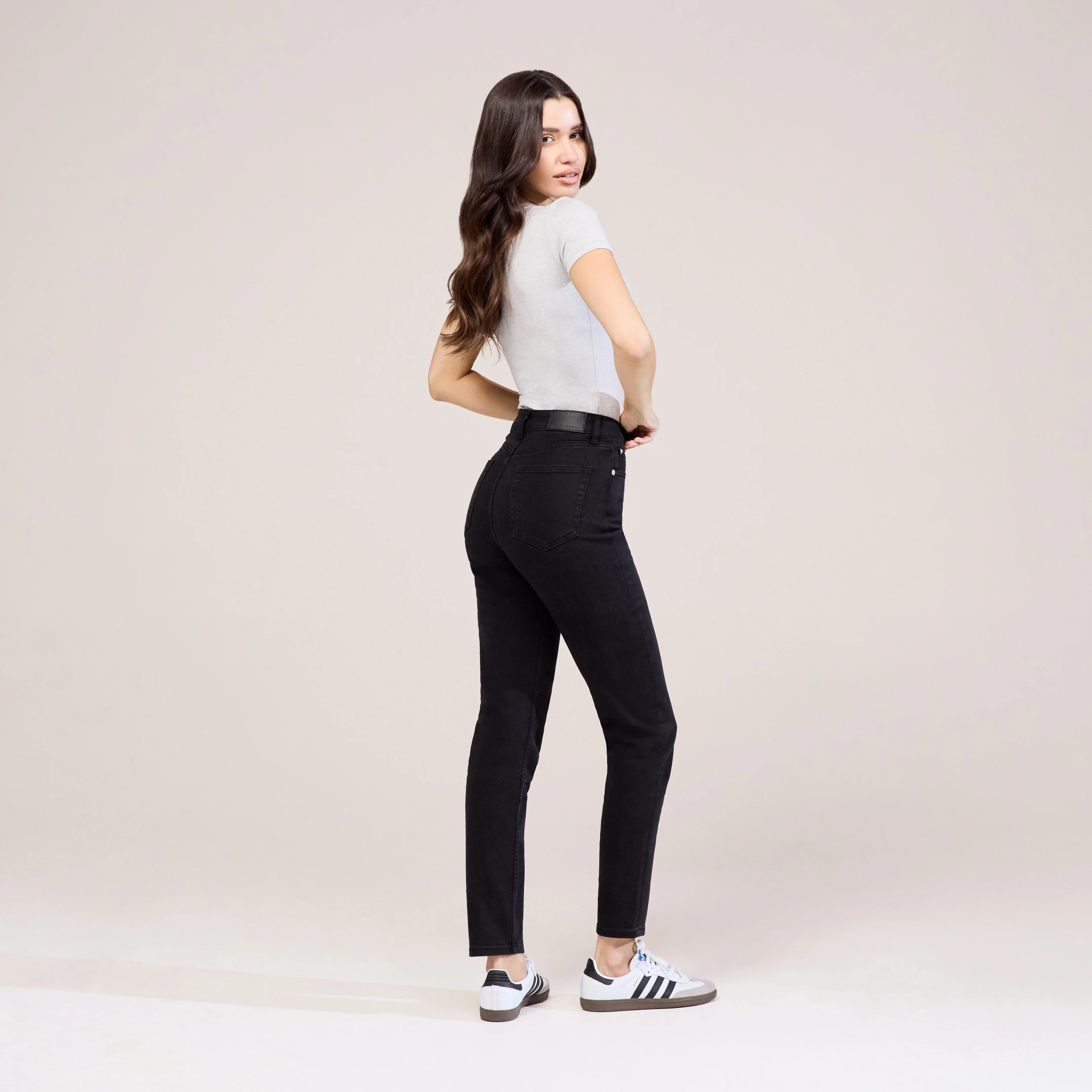 Slim Fit Mom Jeans - Black - Image 3