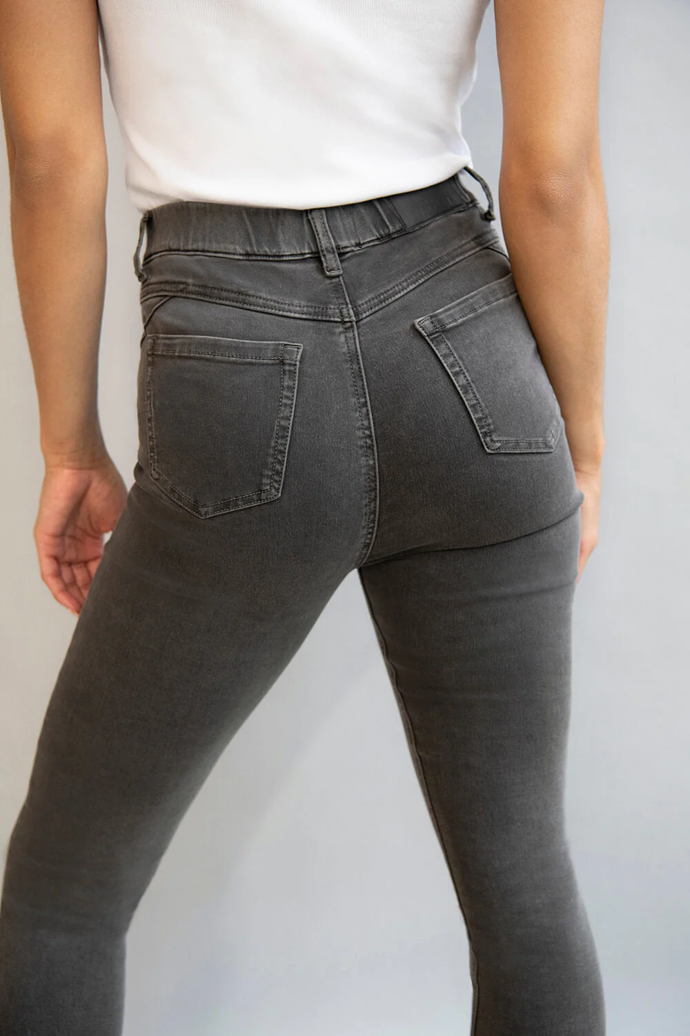 Ultimate Ankle Grazer Jeggings - Grey - Image 5