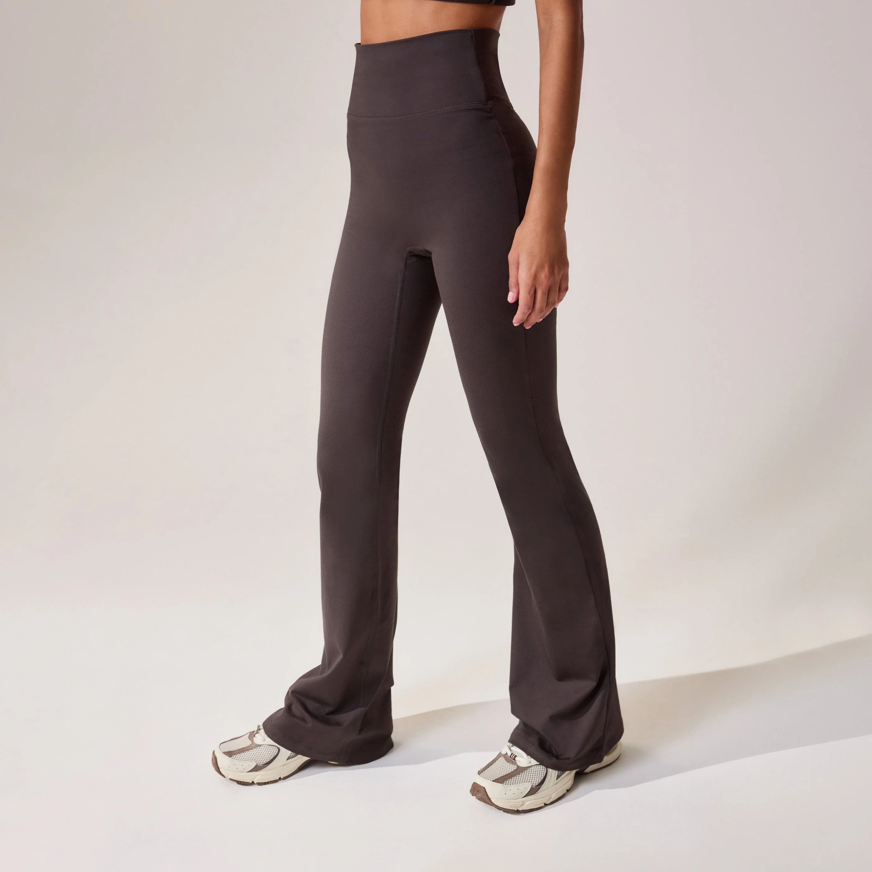 Ultimate Everyday Flare Leggings - Black Coffee - Image 6